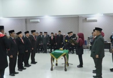 Bupati Pandeglang Rotasi Pejabat Eselon II, Ahmad Mursidi Tersangka Kasus Kerumunan Siswa Ikut Dilantik Bupati Pandeglang Rotasi Pejabat Eselon II, Ahmad Mursidi Tersangka Kasus Kerumunan Siswa Ikut Dilantik