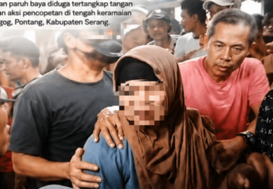 Diduga Copet Dompet Berisi Rp3 Juta di Pasar Begog Serang, Perempuan Paruh Baya Diamankan Warga Diduga Copet Dompet Berisi Rp3 Juta di Pasar Begog Serang, Perempuan Paruh Baya Diamankan Warga