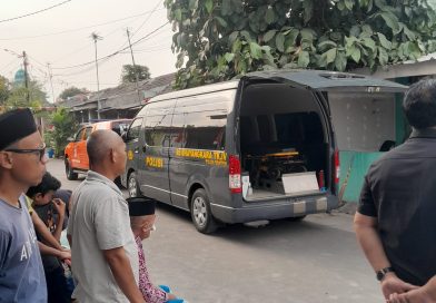 Jasad Pria Ditemukan di Perumahan Taman Banten Lestari Serang dalam Kondisi Tubuh Membengkak, Diduga Sudah Meninggal Sejak Akhir Pekan Jasad Pria Ditemukan di Perumahan Taman Banten Lestari Serang dalam Kondisi Tubuh Membengkak, Diduga Sudah Meninggal Sejak Akhir Pekan