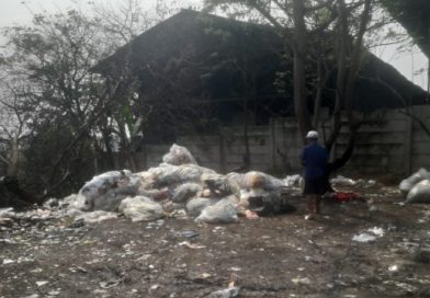 Diduga Tempat Pembuangan Sampah di Desa Bojong Kamal Tidak Mengantongi Izin Lingkungan Diduga Tempat Pembuangan Sampah di Desa Bojong Kamal Tidak Mengantongi Izin Lingkungan