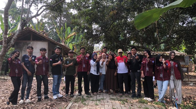 KKM UNIBA Kelompok 43 Laksanakan Penanaman dan Pembagian Bibit di Desa Sukamaju KKM UNIBA Kelompok 43 Laksanakan Penanaman dan Pembagian Bibit di Desa Sukamaju