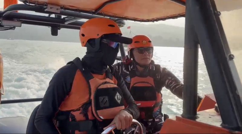 Hari ke-9 Pencarian Speed Boat Arupadhatu: 22 Alut Dikerahkan Cari 8 Korban di Selat Sunda Hari ke-9 Pencarian Speed Boat Arupadhatu: 22 Alut Dikerahkan Cari 8 Korban di Selat Sunda