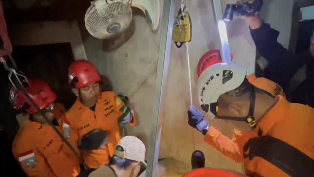 Basarnas Banten Evakuasi Anak Tercebur Sumur di Cibadak Lebak Basarnas Banten Evakuasi Anak Tercebur Sumur di Cibadak Lebak