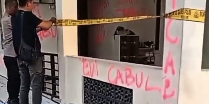 Warga Geruduk Rumah Pria di Kabupaten Lebak, Terungkap Dugaan Praktik Perdukunan dan Tindakan Asusila